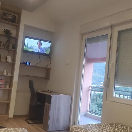 Leonida 2 דירה *